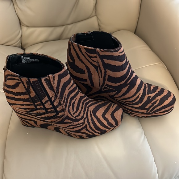 Adorable Sugar ankle boots! - Picture 4 of 4